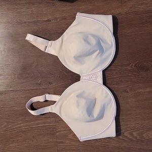 NWOT 44 DD Vanity Fair underwire bra